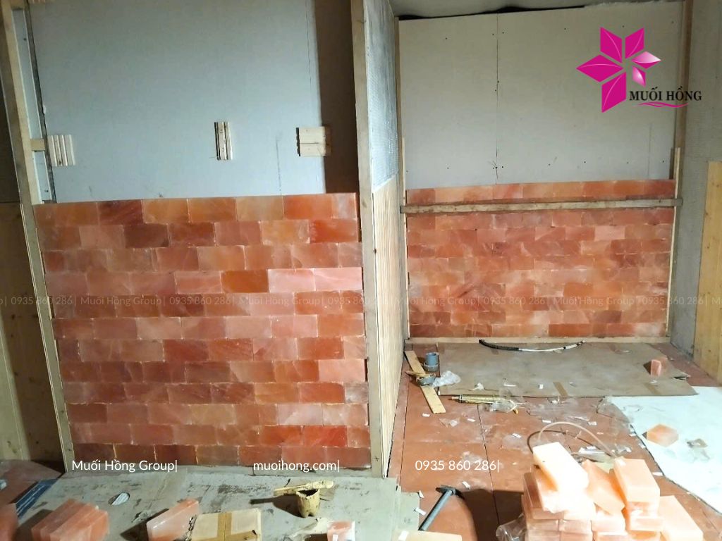 Lắp đặt spa đ&aacute; muối hồng ngoại